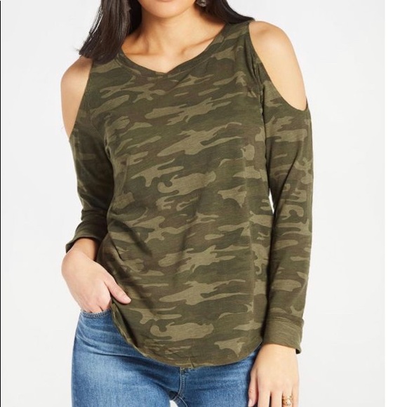 Sanctuary Tops - SANCTUARY Lolita Cold Shoulder Tee Army Camo SZ S